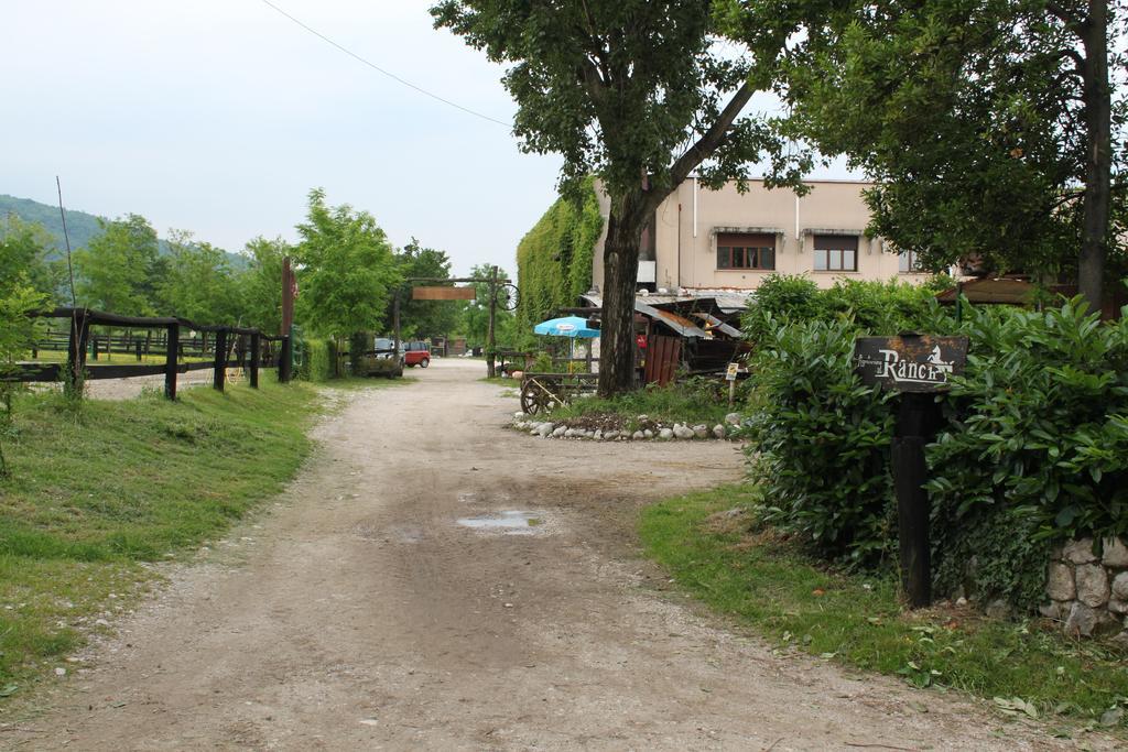 Agriturismo Al Ranch 카스텔로 다비아노 외부 사진